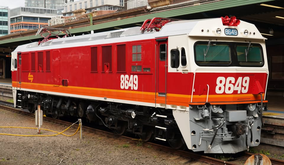 Freshly repainted 8649 at Central Platform 1 for 2022 THE
